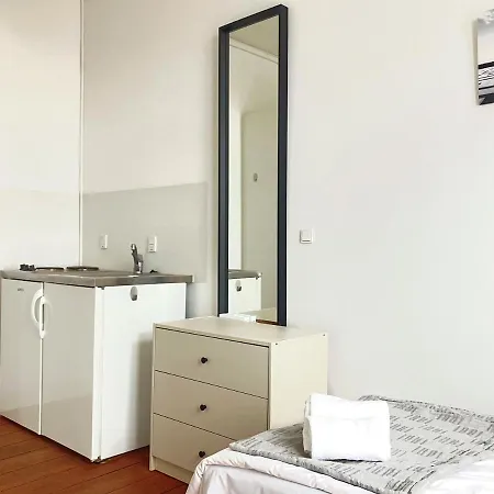 Six-bedroom Located In The Charming Of Apartment