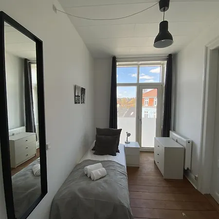 Six-bedroom Located In The Charming Of Apartment *