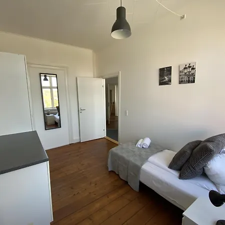 Six-bedroom Located In The Charming Of Διαμέρισμα Κόλντινγκ