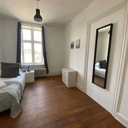 Διαμέρισμα Six-bedroom Located In The Charming Of